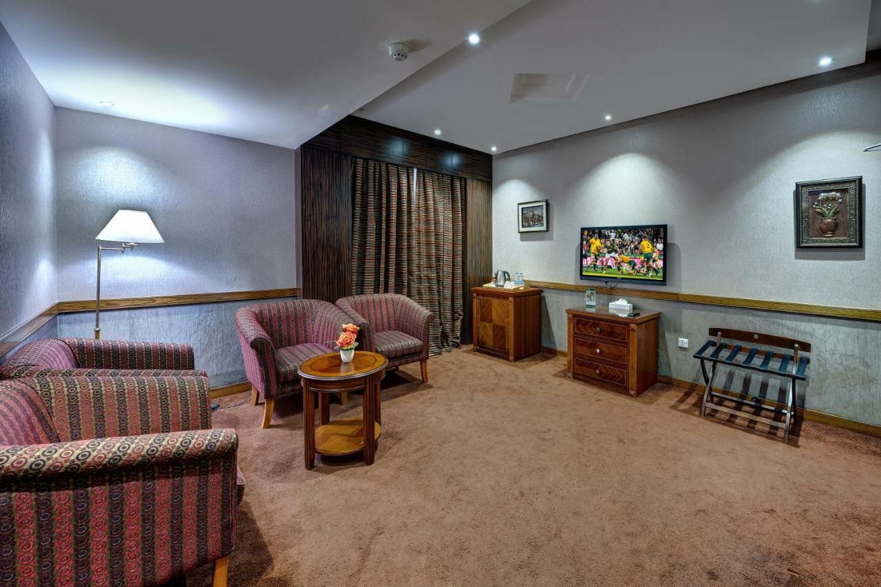 Delmon Palace Hotel Dubai Bagian luar foto