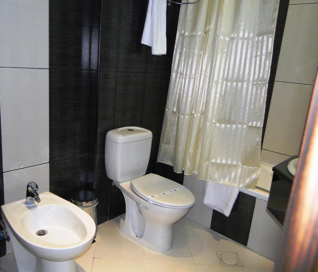 Delmon Palace Hotel Dubai Bagian luar foto