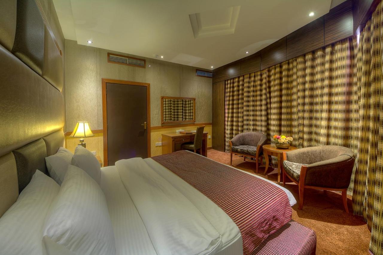 Delmon Palace Hotel Dubai Bagian luar foto