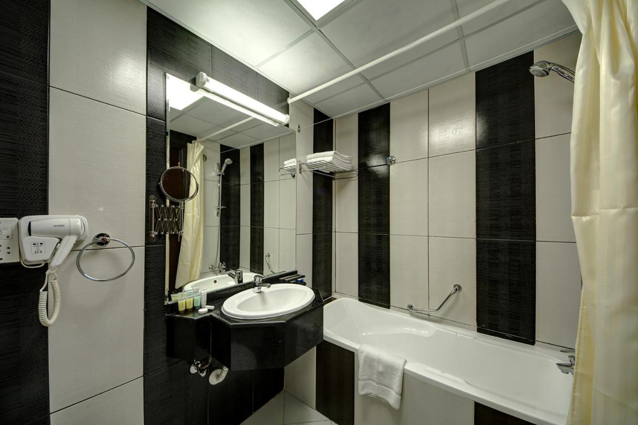 Delmon Palace Hotel Dubai Bagian luar foto
